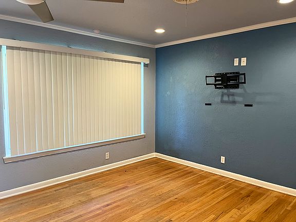 4th image of 2022 Odessa Dr