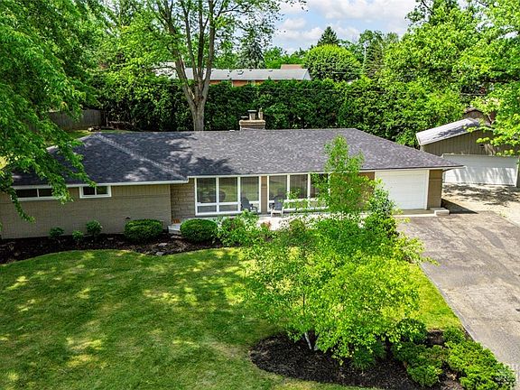 3rd image of 4124 Carondelet Dr