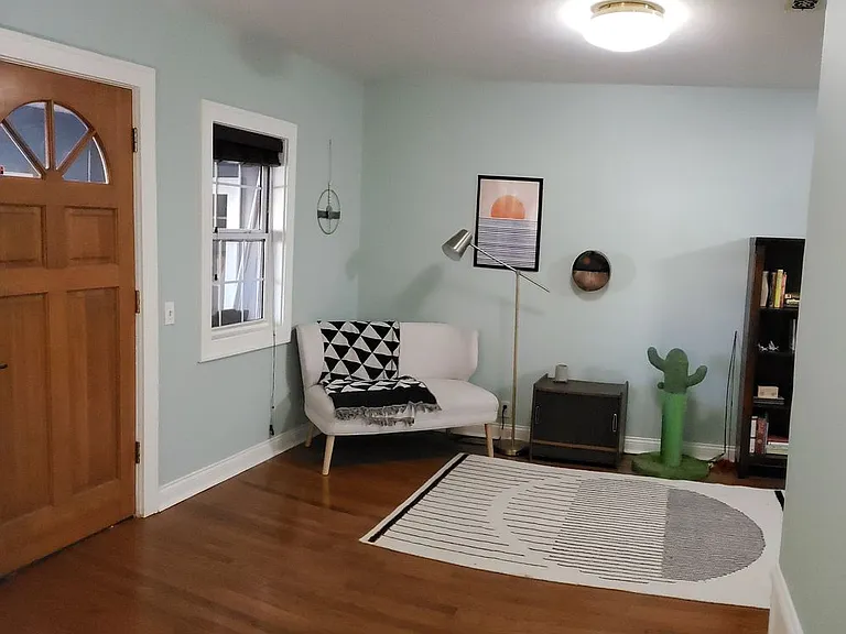 1537 E North Ave — Photo 5