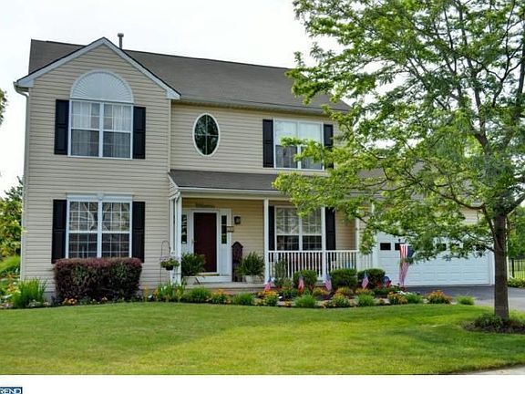 2nd image of 52 N Danbury Cir