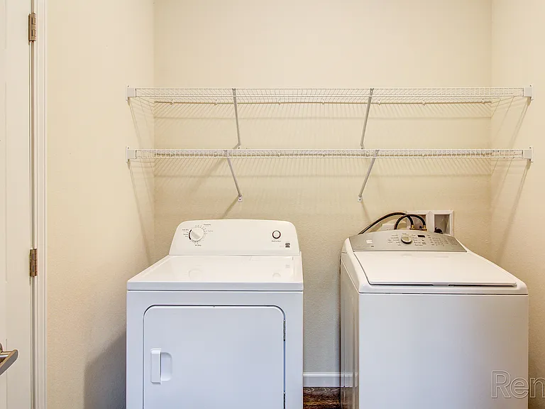 Buchanan Way Apartments — Photo 24