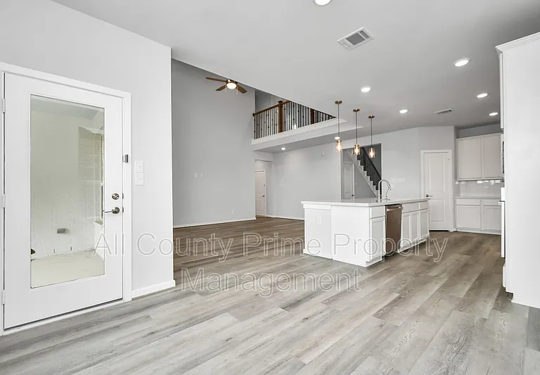 1218 Raburn Run Ln — Photo 8