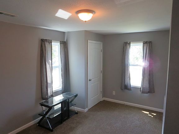 5th image of 810 E Jefferson St