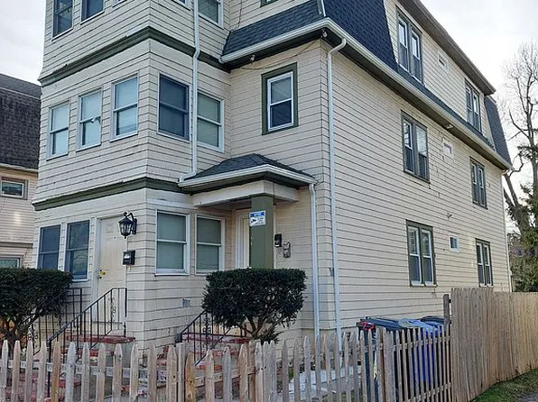 109-111 Evergreen Ave, Hartford, CT 06105