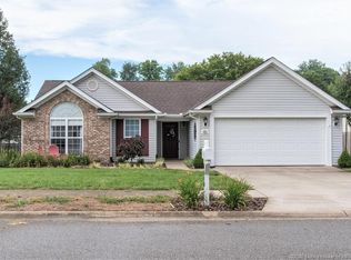 1110 High Meadow Rd, Jeffersonville, IN 47130