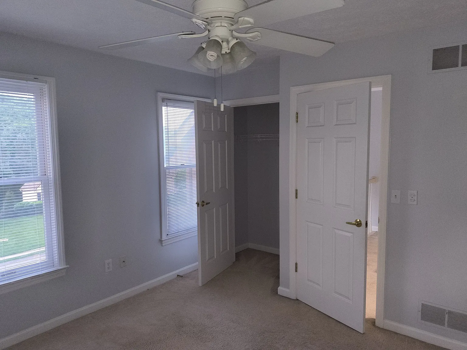 2 bed, 2.5 bath, 1728 sqft, $2,300 — Photo 2
