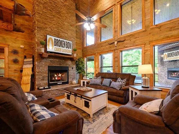 109 Eagle Mountain Trl, Broken Bow, OK 74728