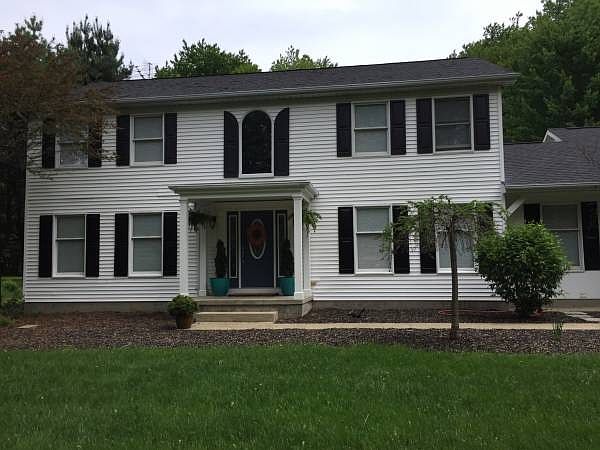 1st image of 405 Centennial Dr