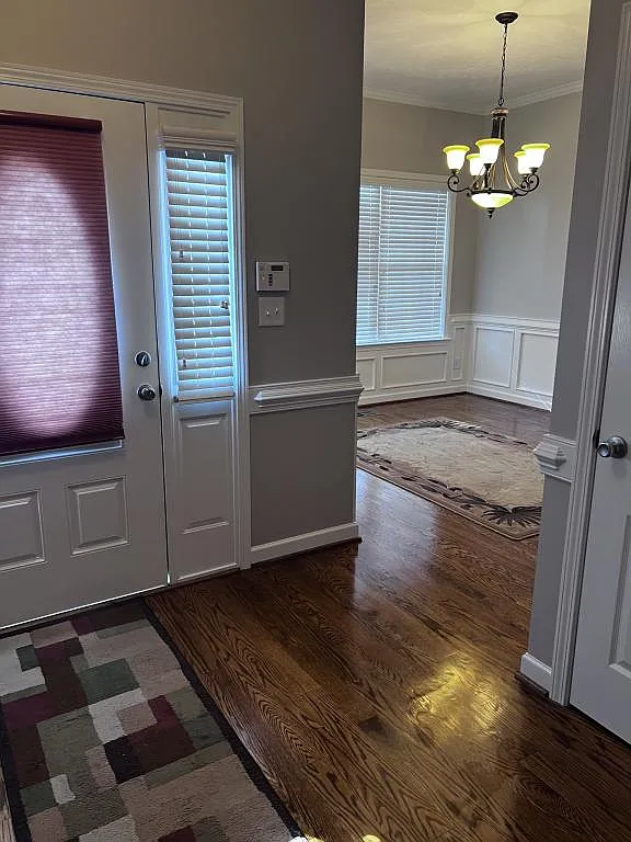 809 Wroxham Ln — Photo 2