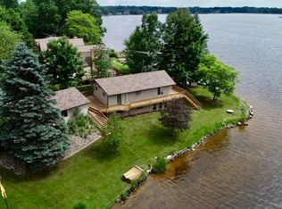 1034 Crown Point Dr, Lake Isabella, MI 48893