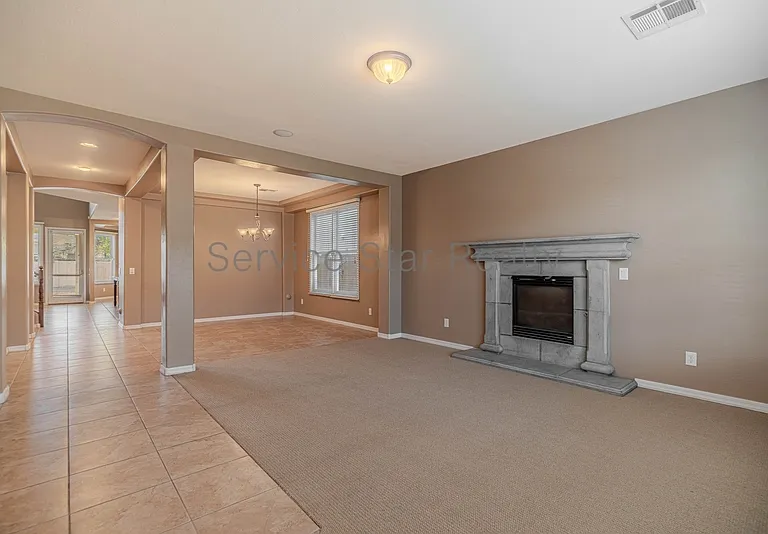 2214 E Chanute Pass — Photo 4