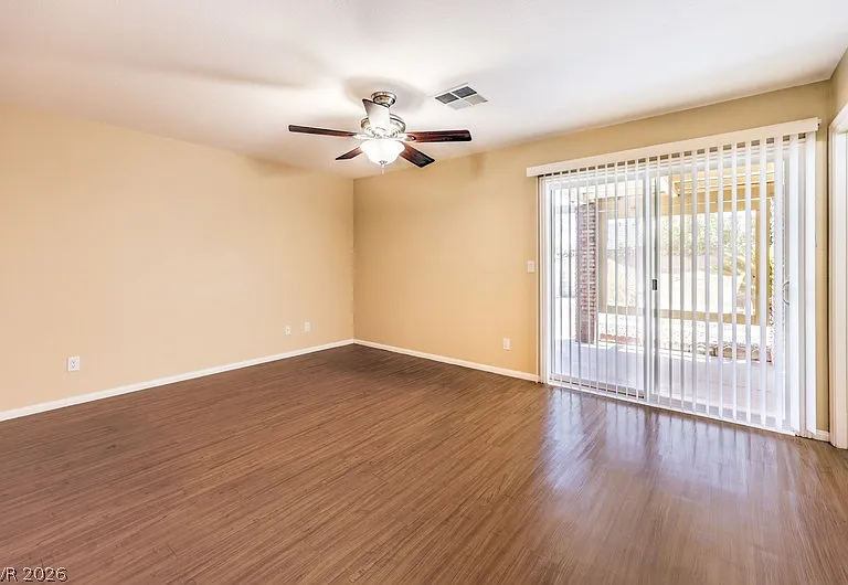 532 Mona Ln — Photo 13
