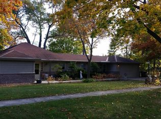 121 Riverview Dr, Waterford, WI 53185