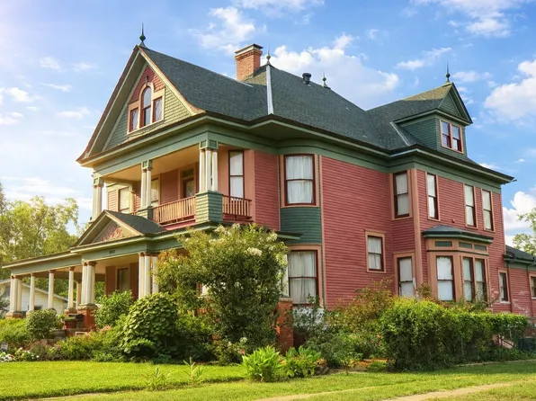 433 W Washington St, Paris, TX 75460