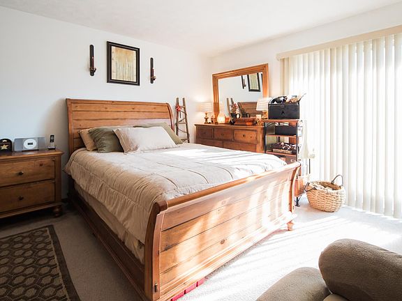 4th image of 1002 Village Dr #1002