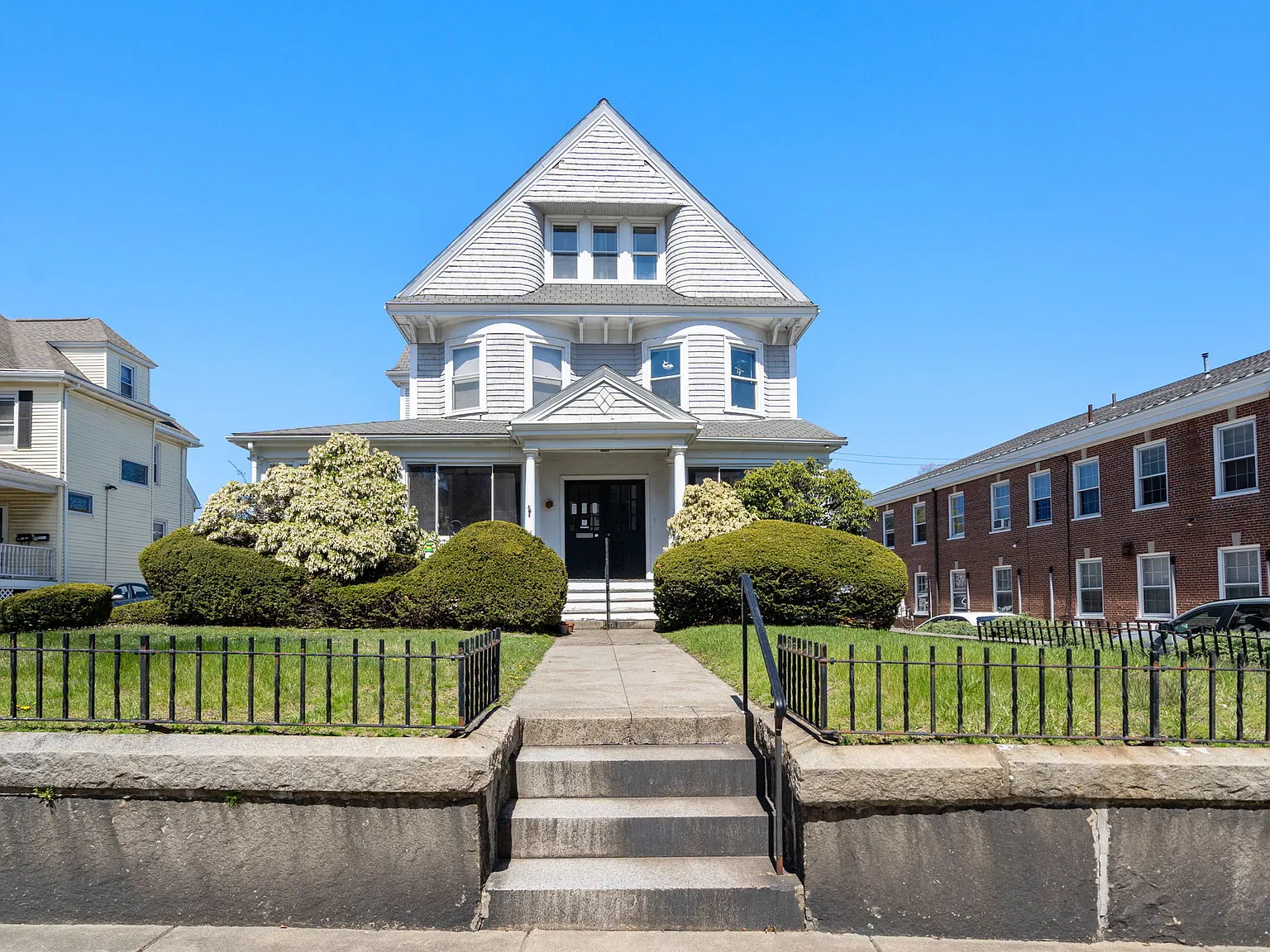 3 bed, 1100 sqft, $1,100 — Photo 3