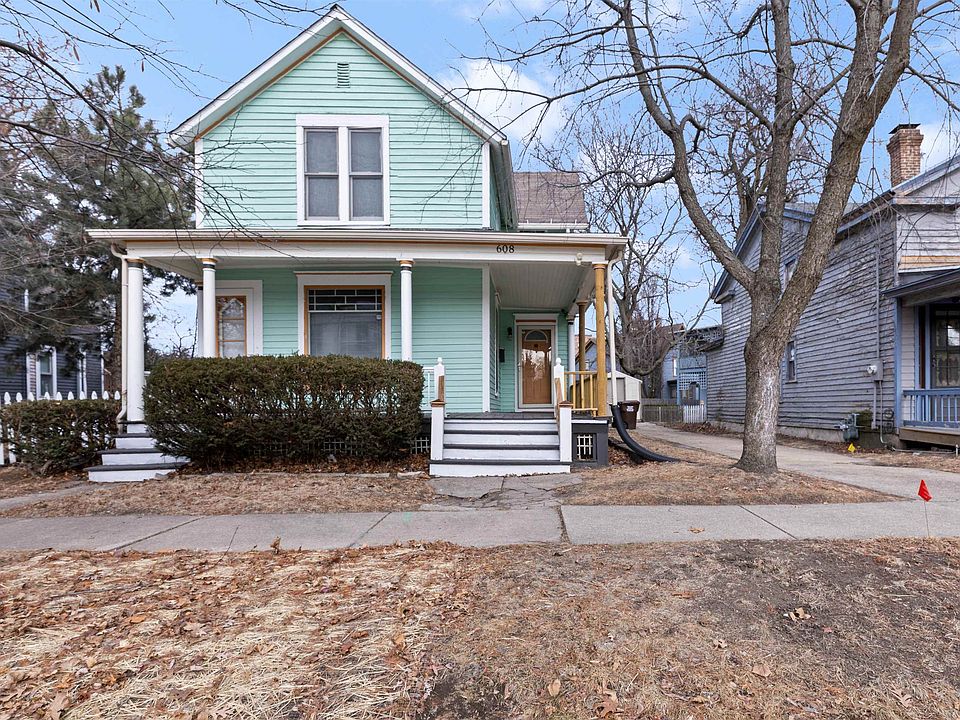 1st image of 608 Oak St
