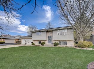 1486 Happy Valley Rd, Crown Point, IN 46307