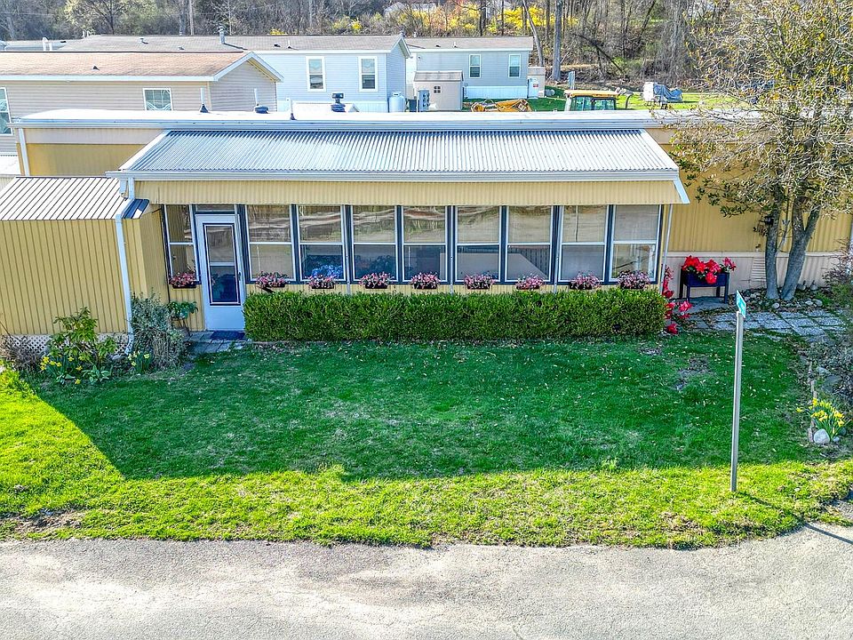 1st image of 301 3rd Avenue