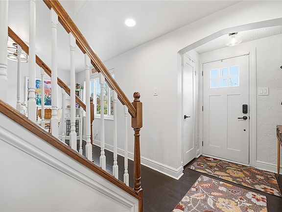 3rd image of 317 Newburn Dr