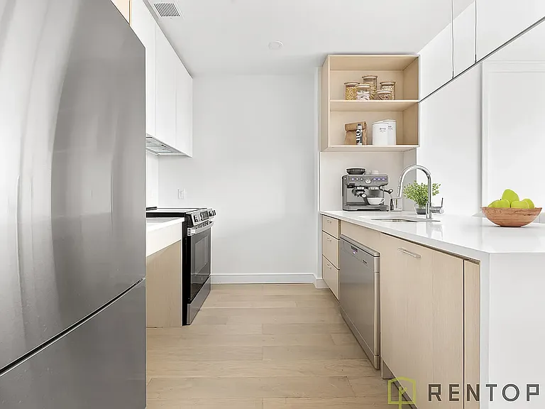 622 11th Ave #1008 — Photo 2