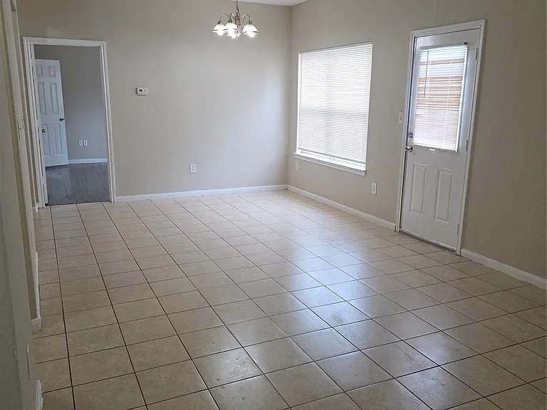 10015 Wiloak St #B — Photo 4