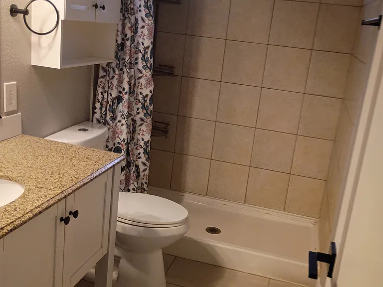 2806 N Evergreen St — Photo 13