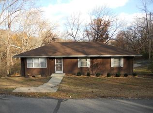 5609 NW Bell Rd, Parkville, MO 64152