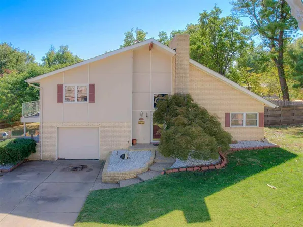 2404 Canterbury Ave, Ponca City, OK 74604