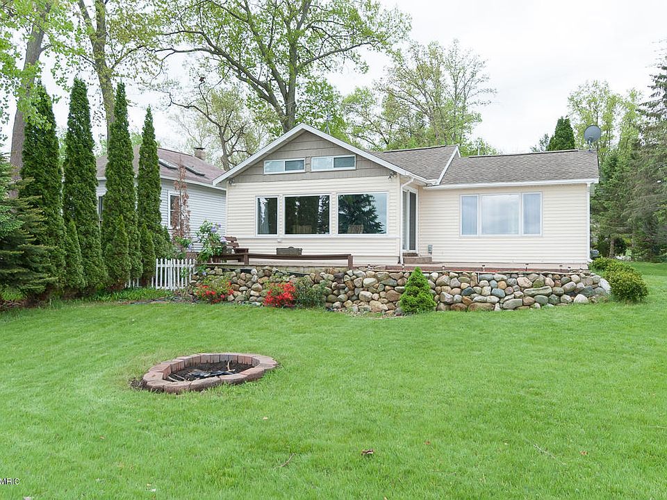1st image of 5001 S Long Lake Dr