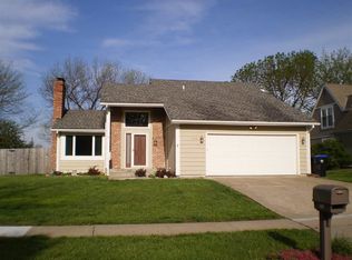 2655 SW Ashworth Pl, Topeka, KS 66614