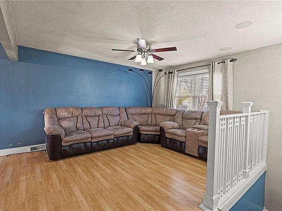5th image of 1208 NW Somerset Ct