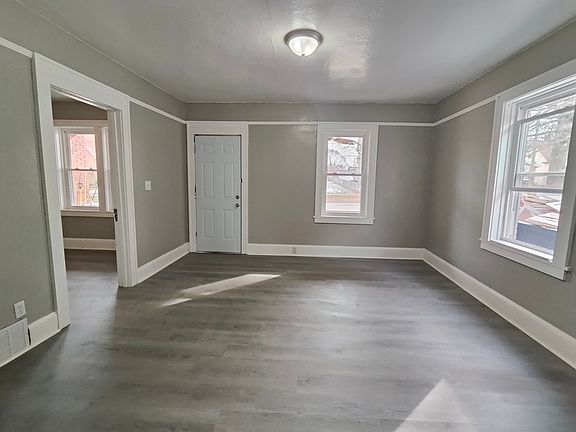 3rd image of 1415 Magnolia St #1