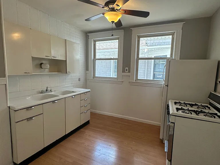314 Bedford Ave #2 — Photo 5