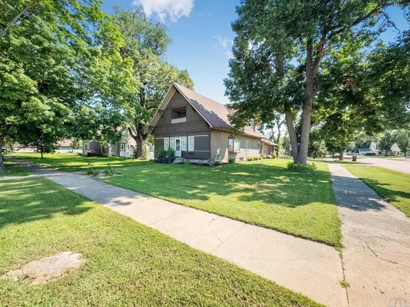 110 S Main St, Inwood, IA 51240