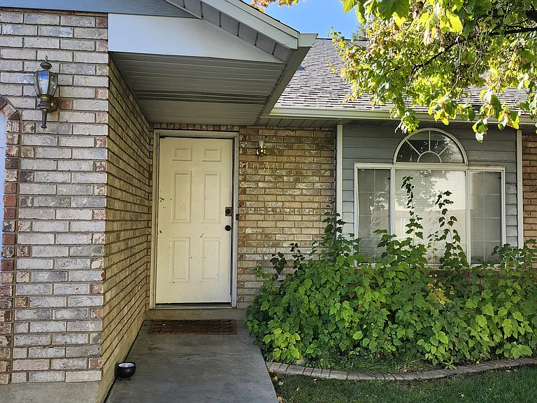 1033 S Freedom Blvd — Photo 3
