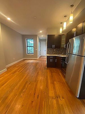 4th image of 359 Stockton St #2A