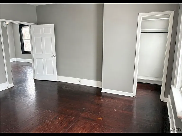 114 Josephine St — Photo 2