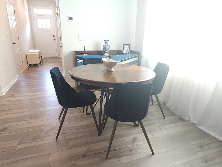 440 Bee Cove Way — Photo 3