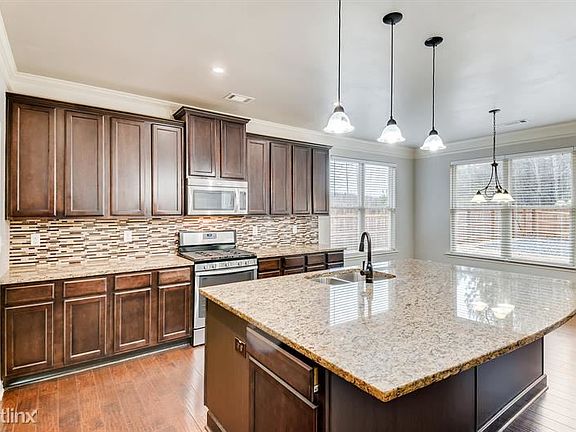 5th image of 5235 Brookhollow Dr