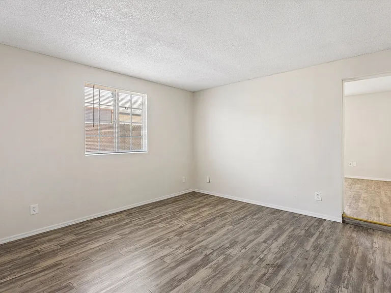 735 E South Mountain Ave — Photo 24
