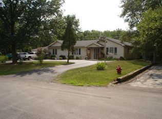 9140 S 84th Ct, Hickory Hills, IL 60457