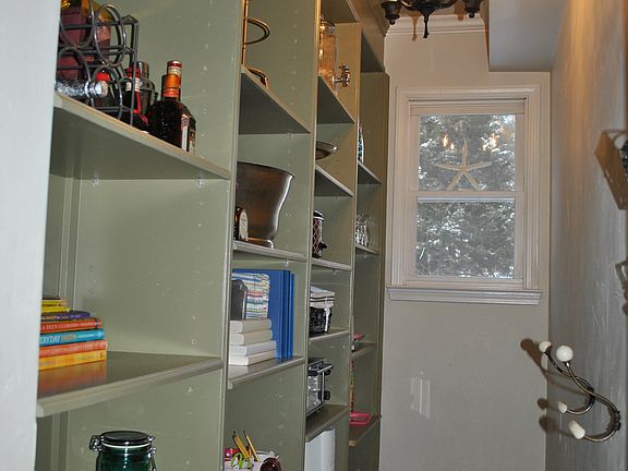 Butler's pantry
