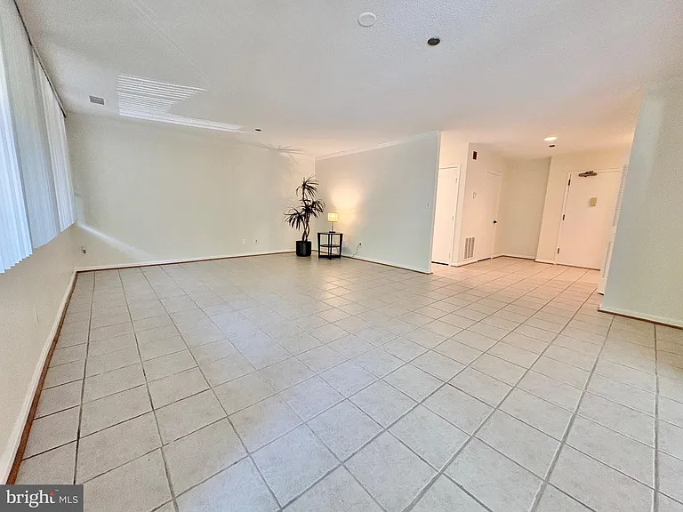 3713 George Mason Dr #T5W — Photo 24