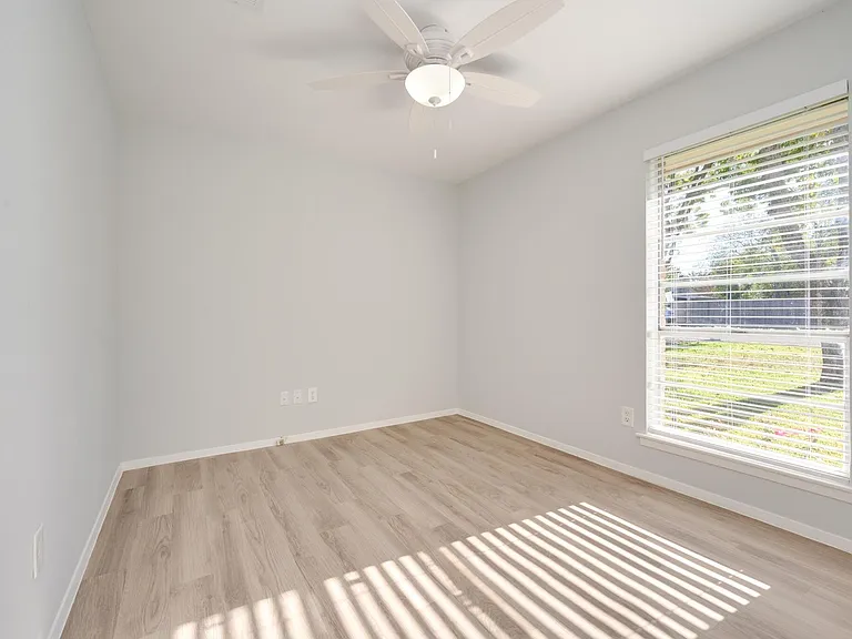 2104 Magazine St — Photo 23