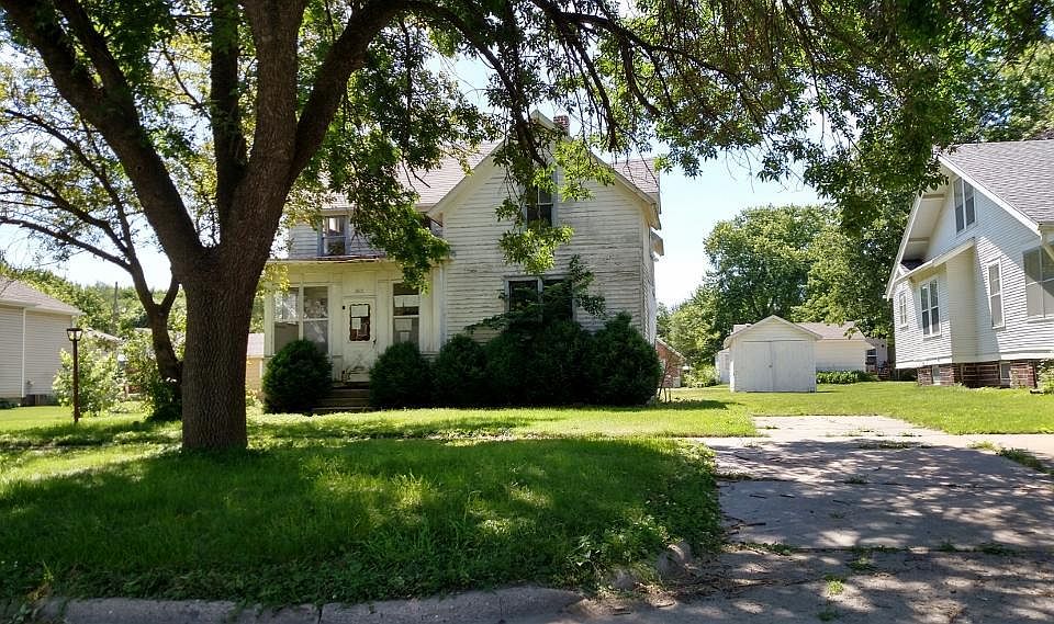 1112 12th St, Onawa, IA 51040 Zillow