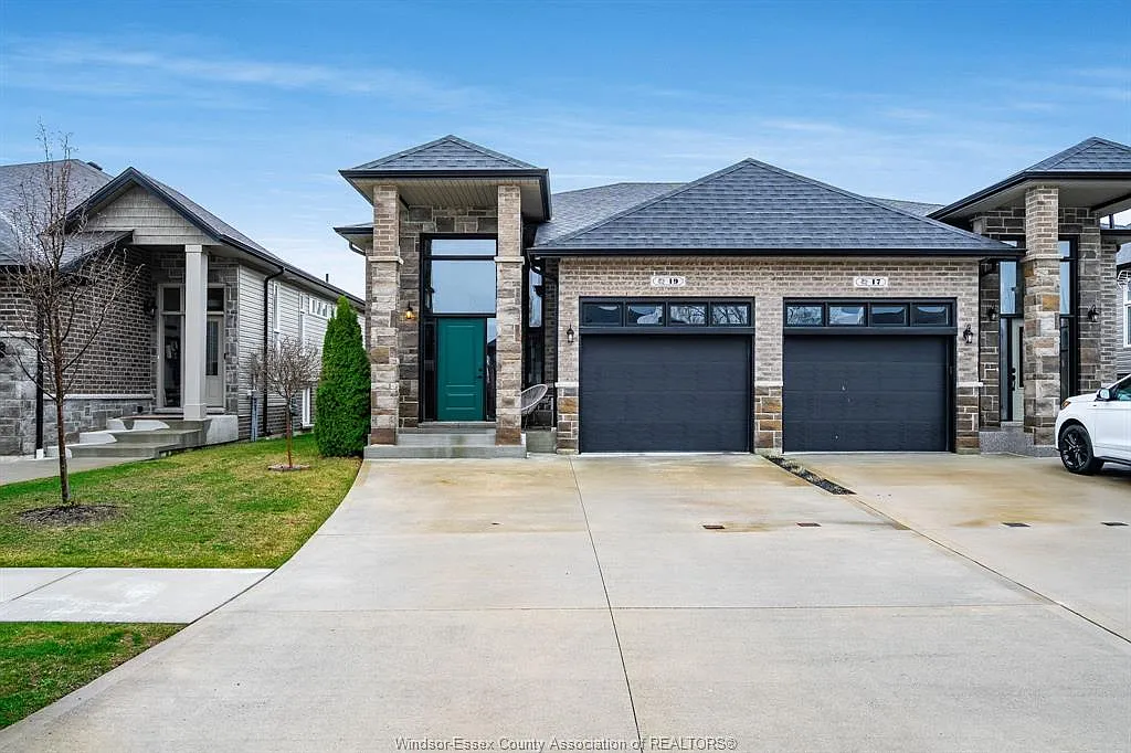 19 Woodland St photo 1
