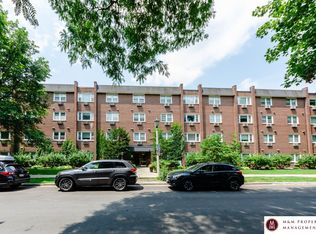 315 N Maple Ave UNIT 4F, Oak Park, IL 60302