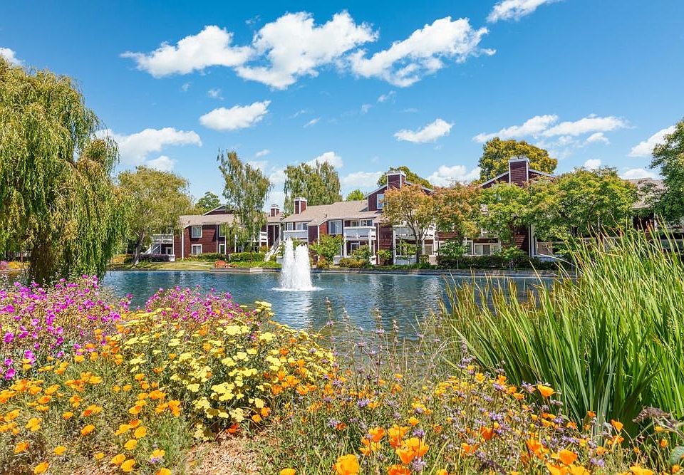 1st image of 54 Marina Lakes Dr