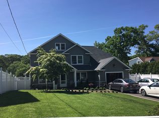 37 Homeland Dr, Huntington, NY